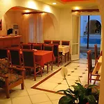 Aegeon Hotell 2*