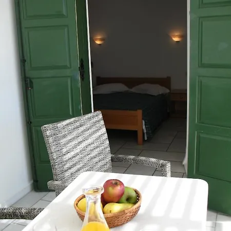 阿尔戈欧尼公寓 Naxos City