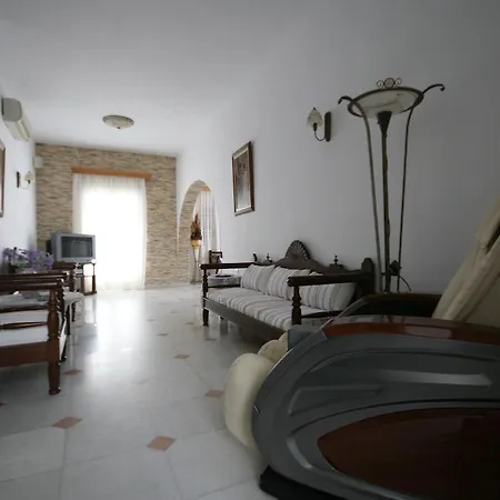 Отель Aegeon 2*